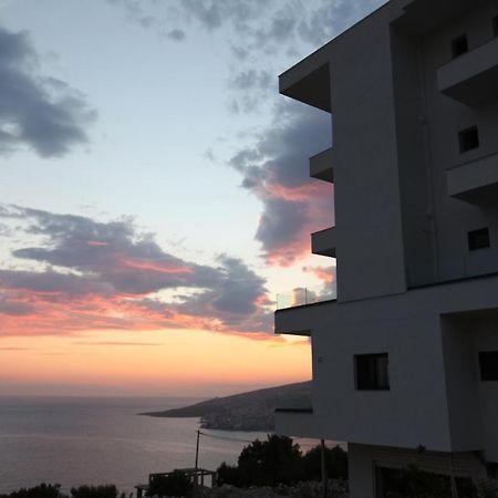 Angjelo Apartments Sarandë Exterior foto