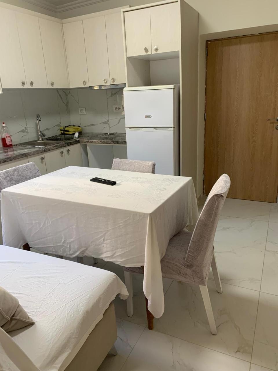 Angjelo Apartments Sarandë Habitación foto